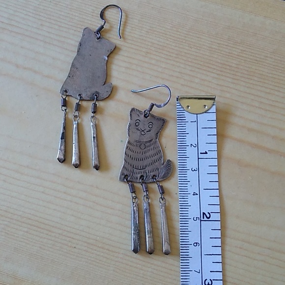 2/$20 - Cat Earrings - Silver - Picture 3 of 3